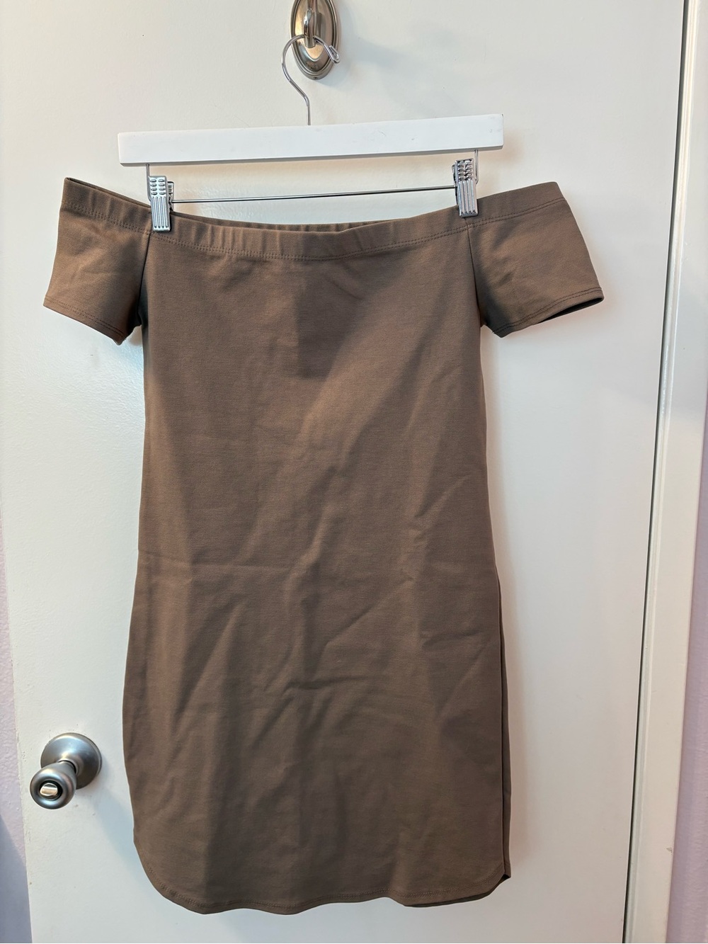 Poetry Off-shoulder Dress in Brown Like New (Juniors Large) PTP 16/L 28 1/2